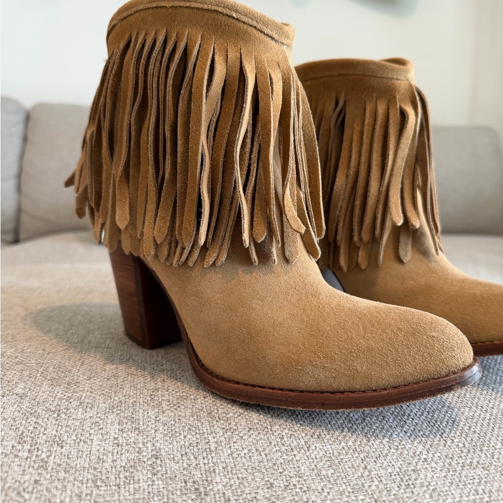Frye Llana fringe short biscuit Suede Fringe Ankle Boots